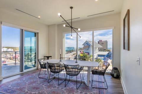 Dining room table with seats for 6. Views for all!