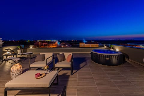 Villa, 5 Bedrooms, Private Pool, Mountain View | Balcony