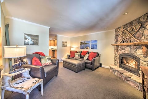 Lake Placid Vacation Rental | 2-Story Condo | 2BR | 1.5BA | 850 Sq Ft