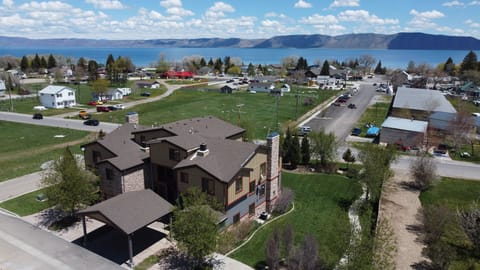 Cisco - at The Seasons! Beautiful grounds, close to the lake, partial lake views and large yard for games!