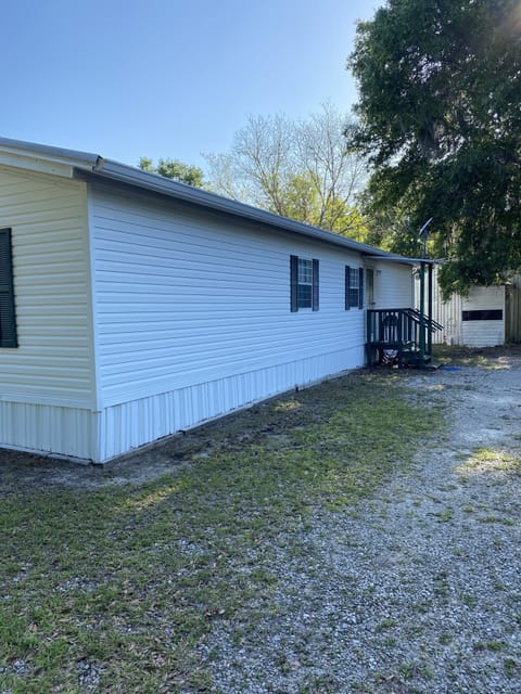 Parking on both sides and in front 