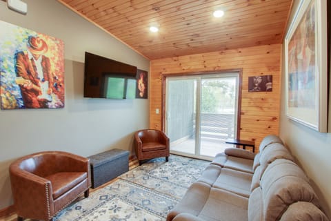 55 INCH SMART TV
80+Mbps  WIFI   Included