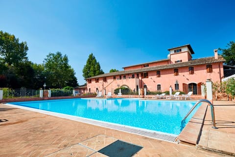 Main, Outdoor, Pool, Scenic View