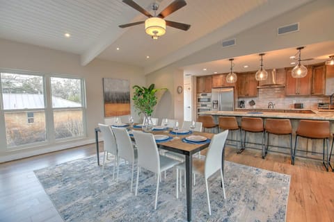 Dining Area (Second Floor)