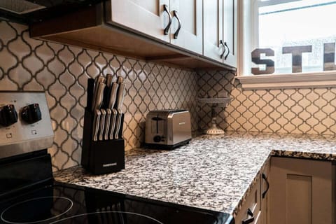 Updated Kitchen w/ Stainless Steel Appliances