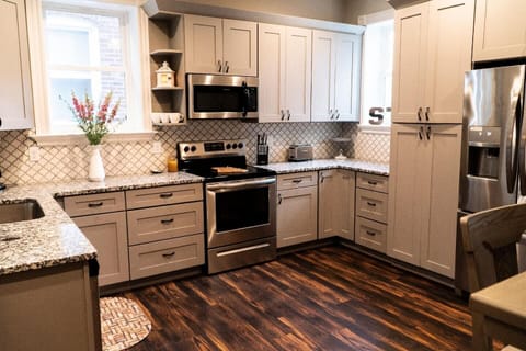 Updated Kitchen w/ Stainless Steel Appliances