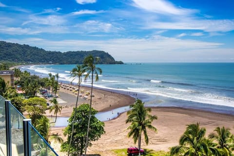 702s Beach and River View