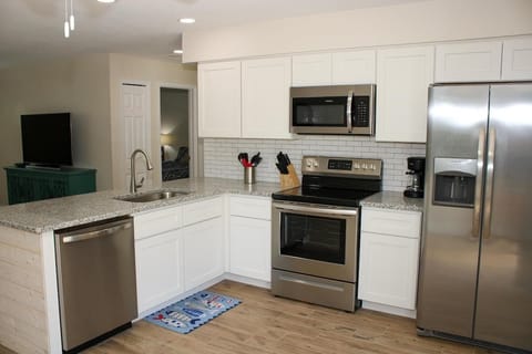 Kitchen (All brand new appliances) 