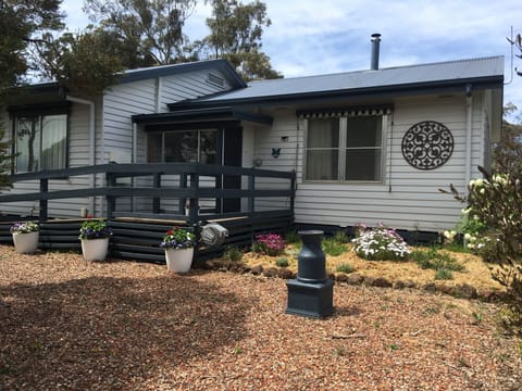 Front of cottage.
