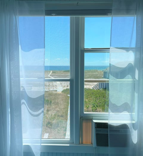 These are ideally situated to capture magnificent Cape Cod Bay views.