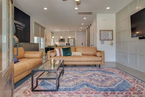 Welcome to The Laurent, your Nashville home away from home!