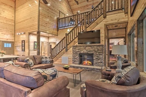 Welcome to Clear Blue Morning, your new Smoky Mountain escape!