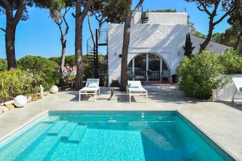 Villa with sea views.Capacity 7-8 people. Pool.A/C.Wifi-SA PUNTA COSTA BRAVA