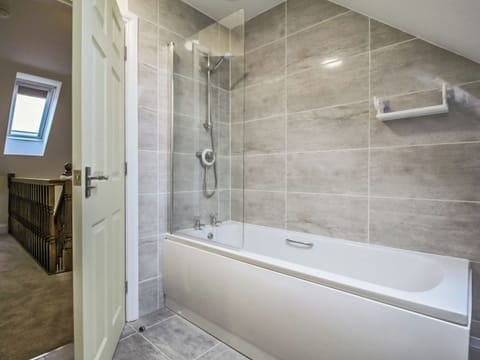 Bathroom | 1 Dawson Court - Dawson Court, Mablethorpe