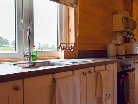 Kitchen | Reynard&rsquo;s Retreat - Coplow Cabins, Billesdon, near Leicester