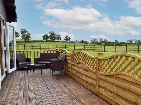 Decking | Reynard&rsquo;s Retreat - Coplow Cabins, Billesdon, near Leicester