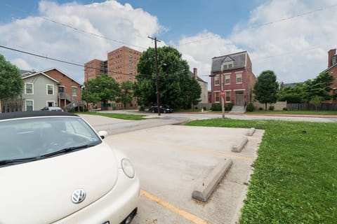 FREE PARKING- driveway behind the house. Can't find anywhere else 