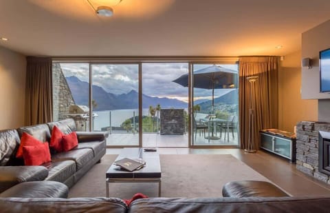 Elevated views of Cecil and Walter Peak from paradise, Queenstown