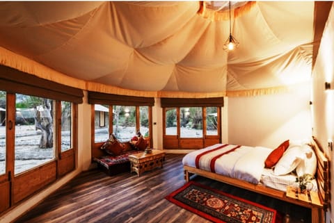 Deluxe Chalet, 1 Double Bed, Mountain View | 1 bedroom, bed sheets
