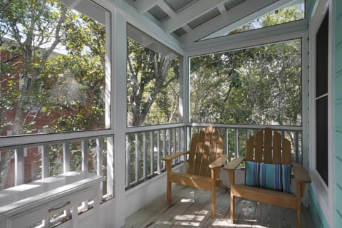 TWO ADDITIONAL SCREENED PORCHES OVERLOOKING ROSEWALK PARK
