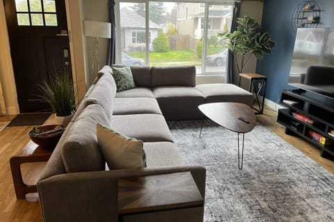 The house and neighborhood are exactly as described. Perfect for a group or family.  -Brady