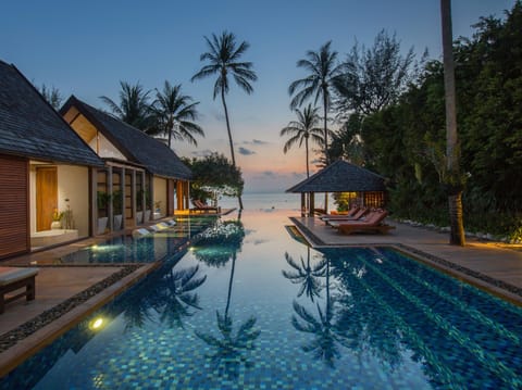 Outdoor pool, pool umbrellas, sun loungers