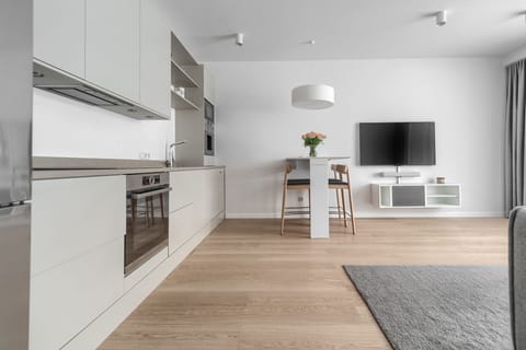 Grand Apartment | Iron/ironing board, bed sheets