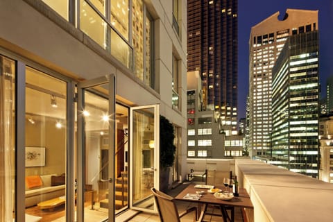 Premium Suite, 1 King Bed with Sofa bed, City View | Individually furnished, laptop workspace, iron/ironing board, free WiFi