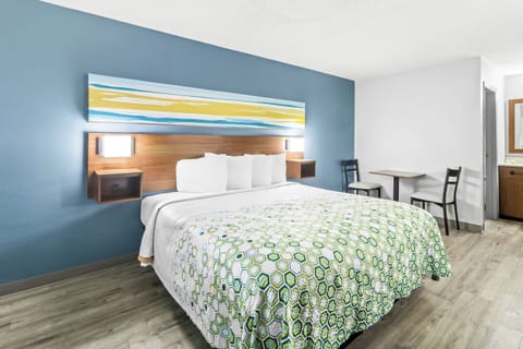 Blackout drapes, free WiFi, bed sheets, alarm clocks