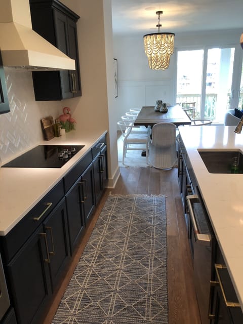 Kitchen Fully Stocked- Coffee Machine/Keurig, Air Fryer, Blender, Fun Drink Machine