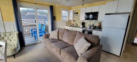 Haystack Suite – Upstairs Ocean Front View | Private kitchen | Microwave, oven, stovetop, coffee/tea maker