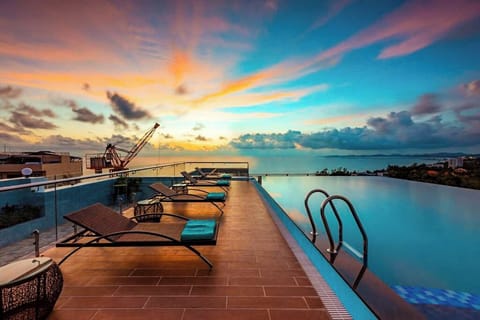 Outdoor pool, sun loungers