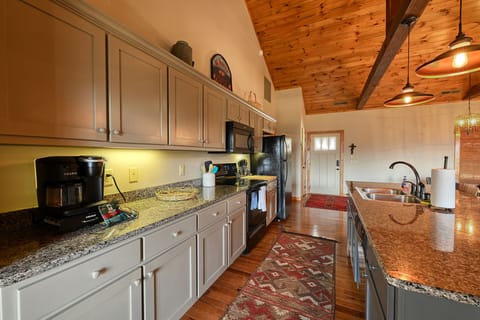 Flying Squirrel Fully Equipped Kitchen