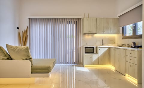 Èmar honeymoon suite Arillas Corfu Kitchen And Living Area