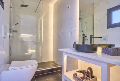 Èmar honeymoon suite Arillas Corfu Bathroom