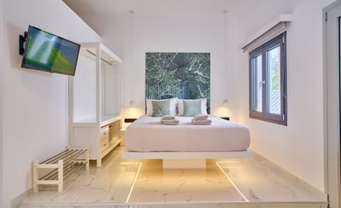 Èmar honeymoon suite Arillas Corfu Bedroom