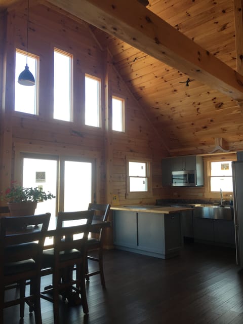 Kitchen and dining (Level 2)