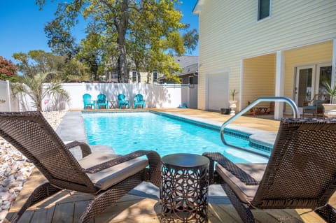 Pool/Backyard