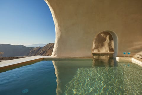 Elysium Cave Suite with Jetted Tub, Caldera View | 1 bedroom, Egyptian cotton sheets, premium bedding, minibar