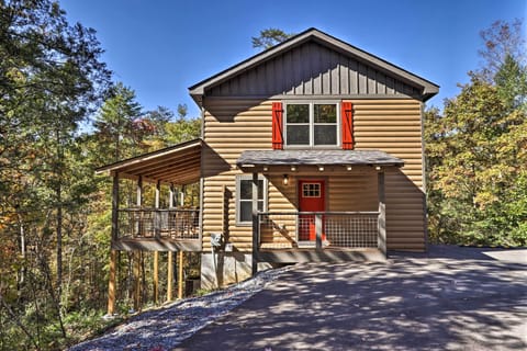 Pigeon Forge Vacation Rental | 1BR | 2BA | 775 Sq Ft | 2-Story Cabin