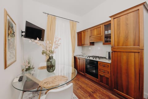 Apartment, 1 Bedroom | Private kitchen