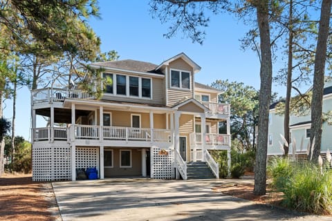 CL572: Endless Sunsets in Corolla Light l Front Exterior