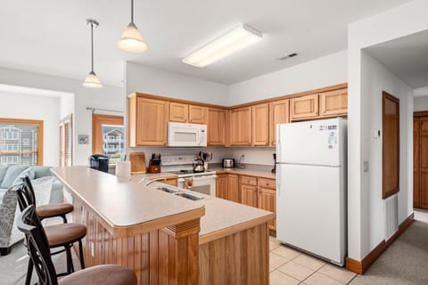 SBC503: North Bay Retreat l Kitchen