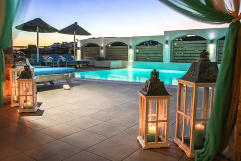 Outdoor pool, sun loungers