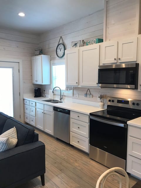 Fully Stocked kitchen