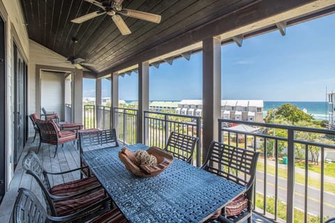 Very Large Penthouse Level Balcony with Beautiful Gulf Views