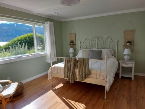 Lakeview Room
