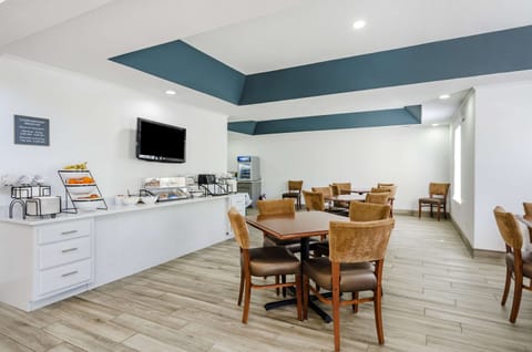 Free continental breakfast