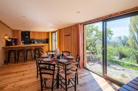 Deluxe Cottage, Ensuite, Mountain View | Interior