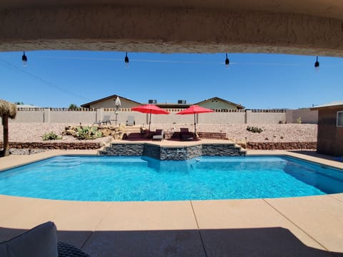 Relaxing pool!